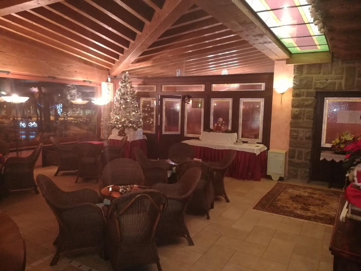 Albergo Diana Cerreto Laghi Exteriör bild