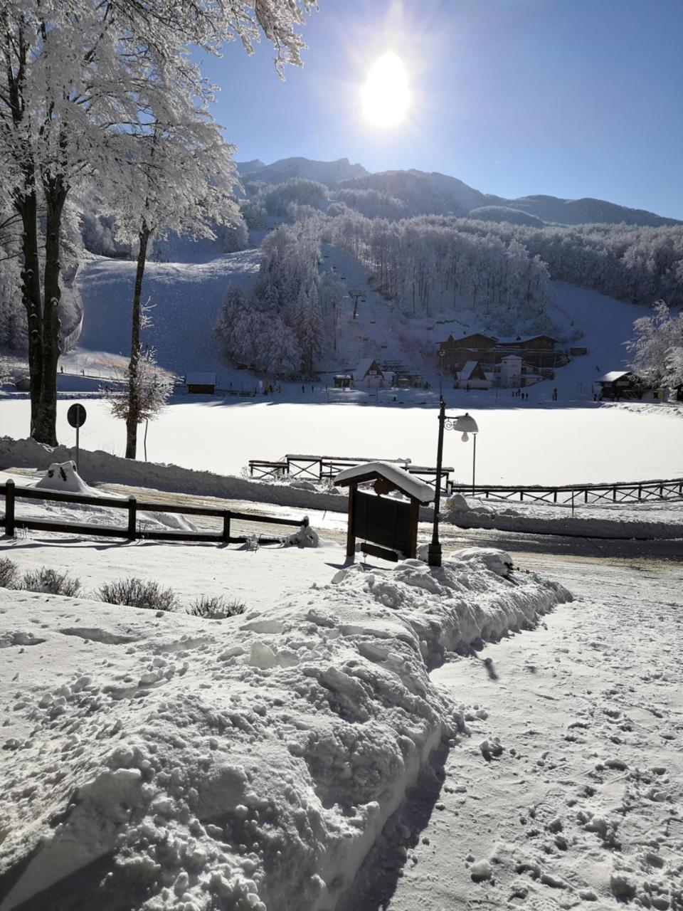 Albergo Diana Cerreto Laghi Exteriör bild